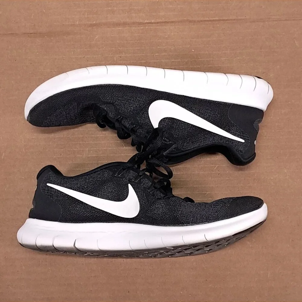 Nike Athletic Shoes Women 10 Free Rn Black White Running Sneakers 880840-001